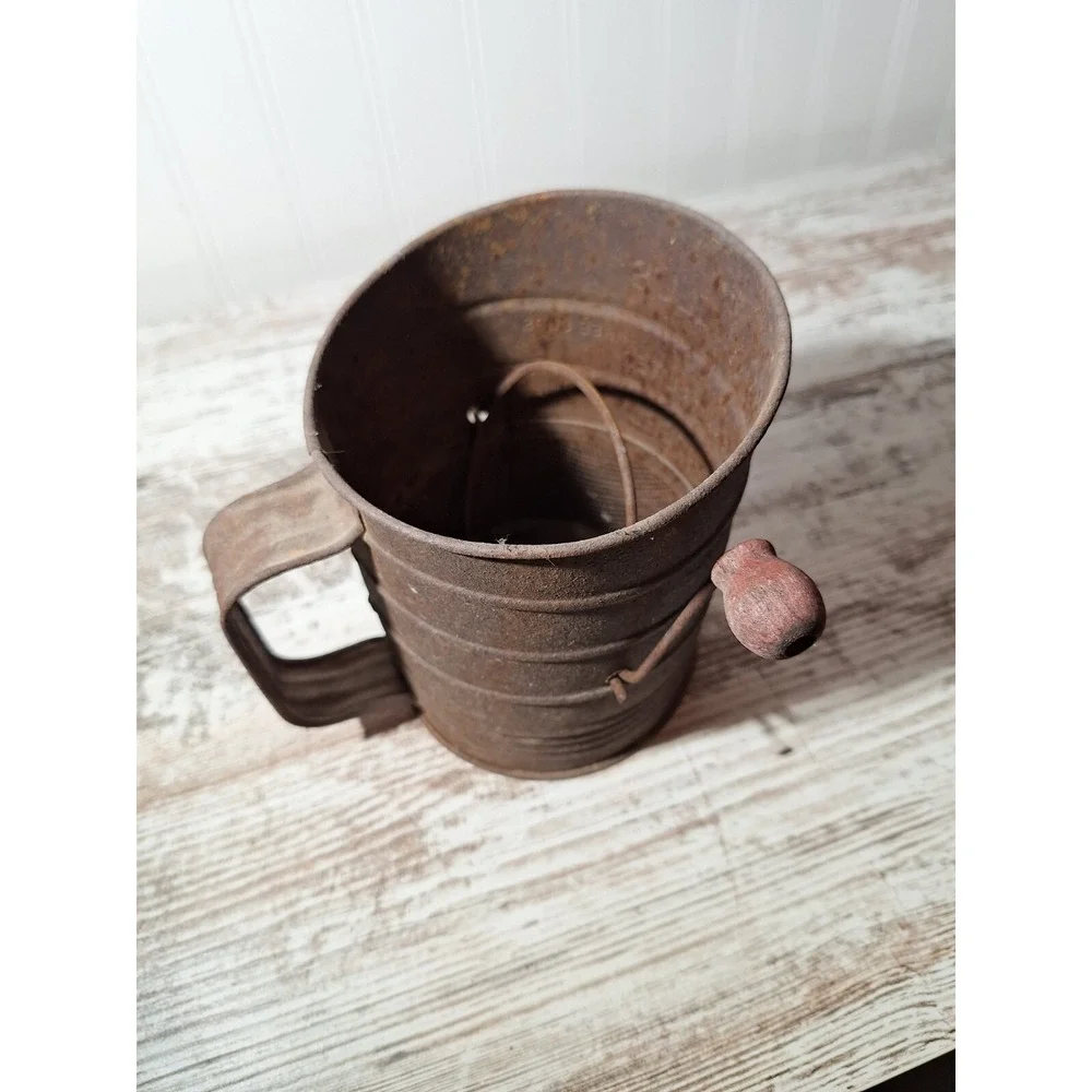 Vintage‎ Bromwell's 3 Cup Metal Measuring Sifter Red Handle